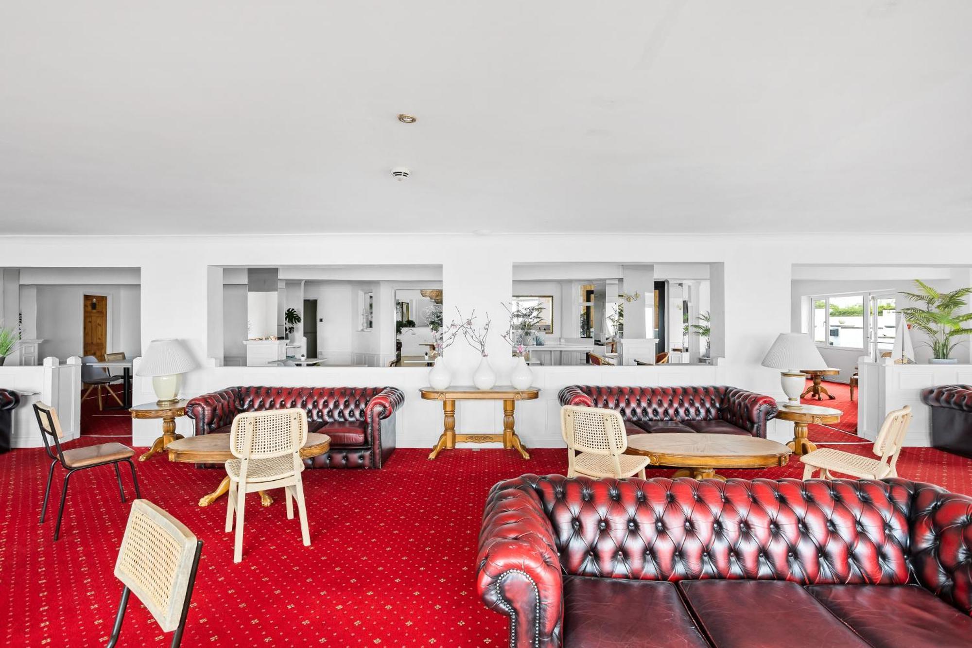 Waters Edge Hotel Торки Экстерьер фото