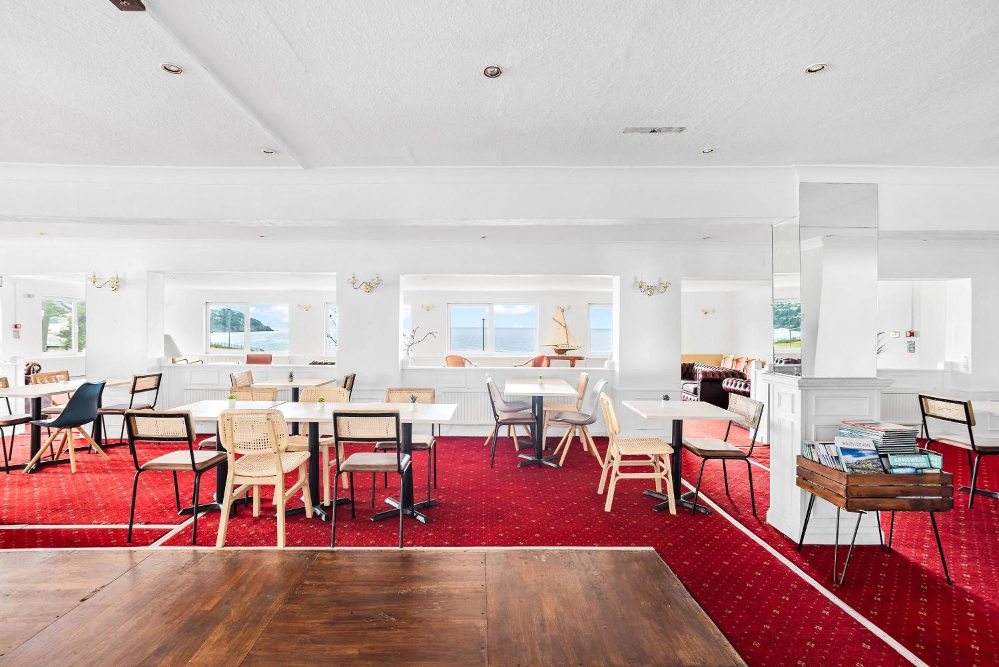 Waters Edge Hotel Торки Экстерьер фото